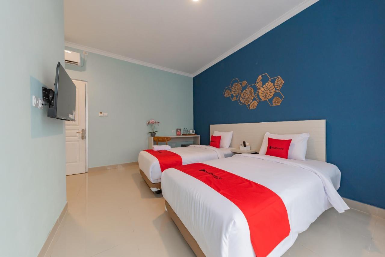 Reddoorz Plus Near Surapati Core Bandung Exteriér fotografie