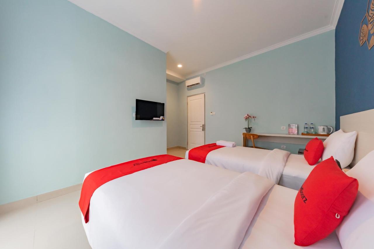 Reddoorz Plus Near Surapati Core Bandung Exteriér fotografie
